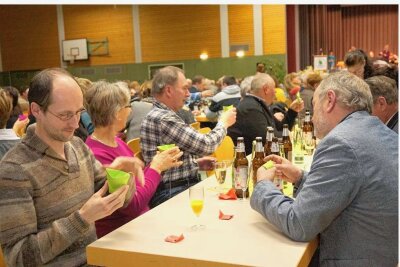 Fraureuth: Bürgermeister lädt zu Kommunalgespräch ein - Großen Zuspruch haben mittlerweile die kommunalpolitischen Gespräche in Fraureuth. 