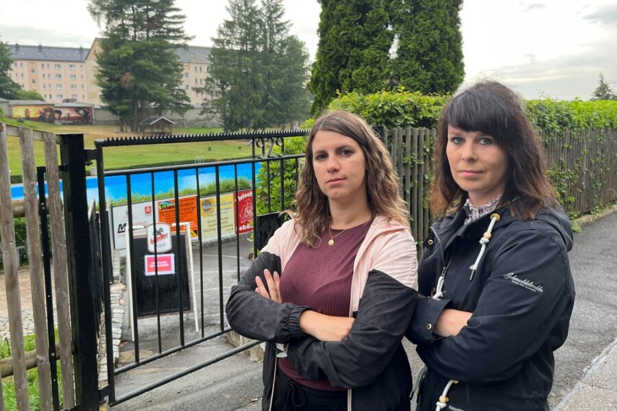 In einer am Donnerstag gestarteten Petition von Stefanie Zimmermann (l.) und Eileen Schubert setzen sich bereits mehr als 1500 Unterzeichner dafür ein, dass das Lengefelder Freibad wiedereröffnet wird. 