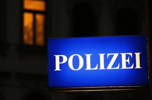 Freiberg: Mann mit Spielzeugpistole entblößte sich - Polizei bittet um Zeugenhinweise - 