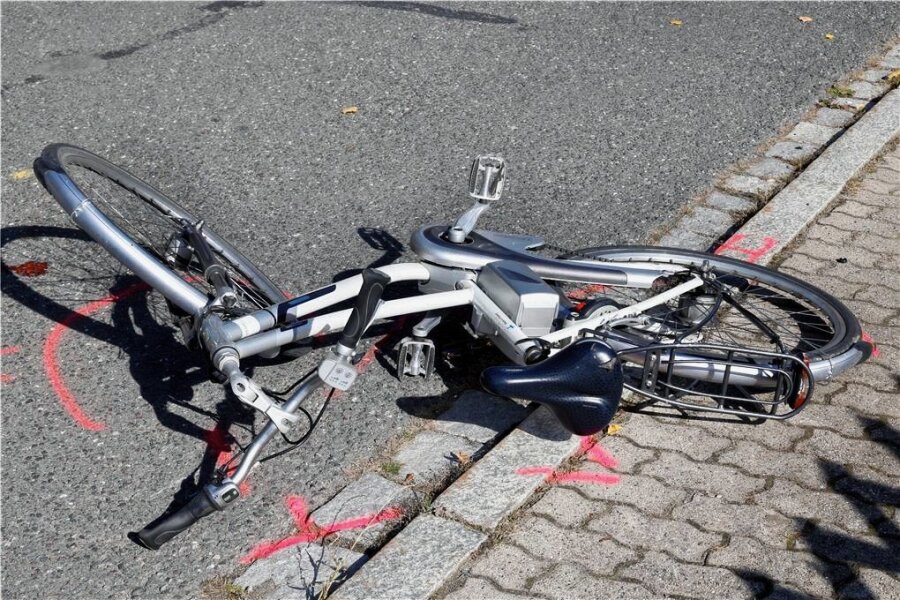 Freiberg: Radfahrer stürzt und verletzt sich - Ein Fahrradunfall – hier ein Illustrationsbild – ereignete sich am Dienstagabend in Freiberg.