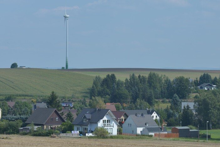 Freiberg: Stadtratmuss sich mit Widerstand gegen eine Windkraftanlage befassen - Der Goldberg im Freiberger Ortsteil Zug - hier ein Bild von 2015 - ist als Sondergebiet für Energiegewinnung ausgewiesen. 