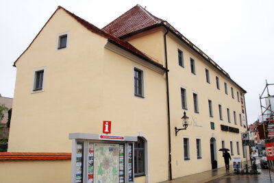 Freiberg sucht Standort für Welterbe-Besucherzentrum -  Im Silbermann-Haus am Schlossplatz befindet sich neben der Tourist-Information auch der Sitz der Gottfried-Silbermann-Gesellschaft.