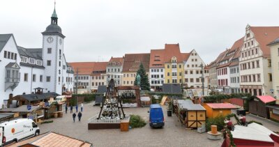 Freiberg zwischen Enttäuschung und Sorge - Am Freitagmittag lief noch der Aufbau für den Christmarkt in Freiberg. Abends stand fest, dass es keine Weihnachtsmärkte geben wird. 