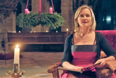 Freiberger Dom sendet festliche Stimmung - Die Dresdner Schauspielerin Josephine Hoppe las die biblische Weihnachtsgeschichte und andere Texte zum Fest. 