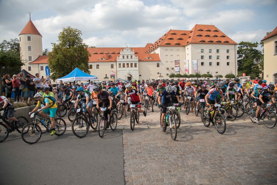 Freiberger Fahrrad-Zickzack mit mehr als 170 Teilnehmern - Start für alle Männer,Frauen und Teams.