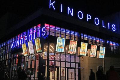 Freiberger Kinopolis leuchtet - Punkt 19 Uhr gingen im Freiberger Kinopolis für eine Stunde wieder die Lichter an. 