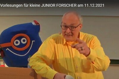 Freiberger Online-Uni für Kinder in Heckers Hexenküche - Wissenschaftsjournalist Jo Hecker und das Uni-Maskottchen TU-Lino waren zur Junior-Uni online zu erleben.