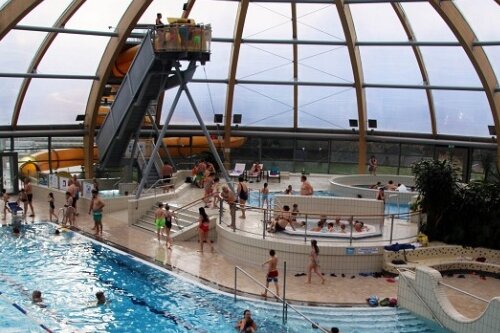 Freiberger Schwimmhalle wieder geöffnet - 399 Badegäste haben in der ersten Juliwoche das Hallenbad des Freiberger Johannisbades besucht.