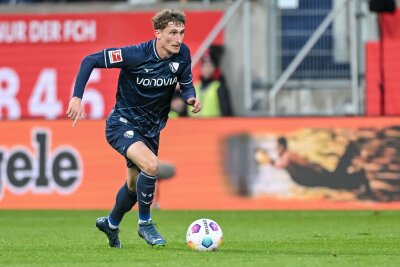 Freiburg holt Mittelfeldspieler Osterhage aus Bochum - Bochums Patrick Osterhage wechselt im Sommer zum SC Freiburg.