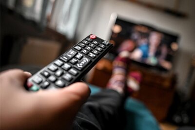 Freie Wahl beim TV-Empfang: Stichtag fürs Kabelfernsehen rückt näher - Wer als Mieter auch künftig Kabelfernsehen beziehen will, muss womöglich bald aktiv werden.