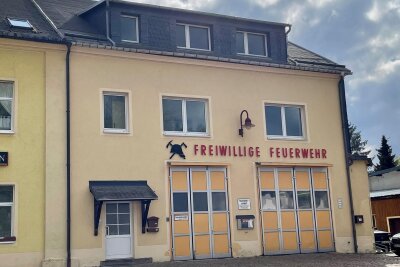 Freude keimt auf: Markersbacher Feuerwehr soll neues Depot bekommen - Das bisherige Feuerwehrdepot Markersbach steht mitten im Ort und entspricht nicht mehr den Anforderungen.