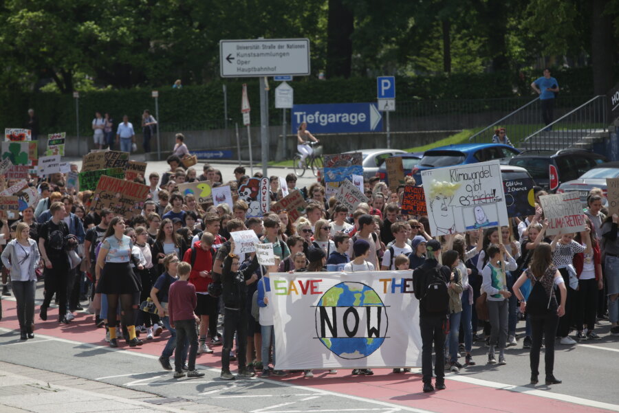 Fridays for Future-Schüler protestieren in Chemnitz - 
