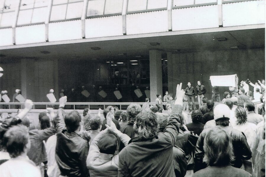 Friedliche Revolution: Plauen soll in neuer Ausstellung des Deutsch-Deutschen Museums zentrale Rolle spielen - Eine Aufnahme von Siegmar Wolf dokumentiert die Demonstration in Plauen am 7. Oktober 1989.