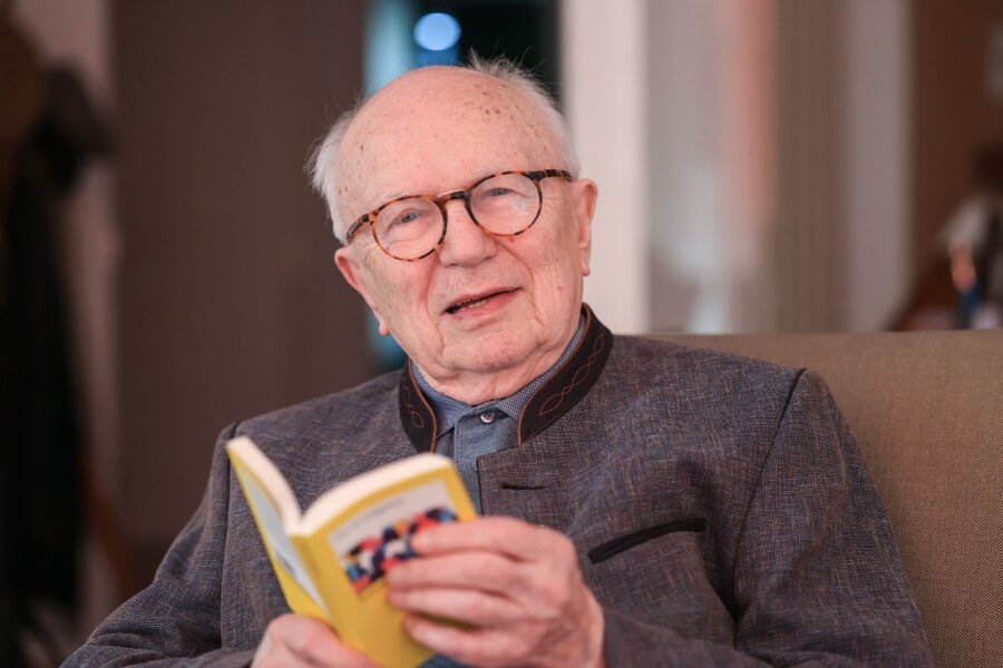 Friedrich Nowottny wird 95: "Bin außerordentlich beunruhigt" - Fernsehjournalist Friedrich Nowottny wird 95 Jahre alt - und sorgt sich um die Zukunft.