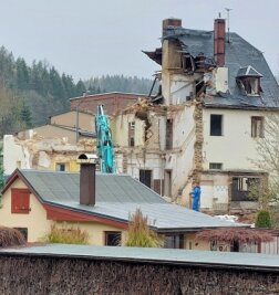 Frühere Bäckerei verschwindet - Abriss ehemalige Bäckerei Wild in Zwota. 