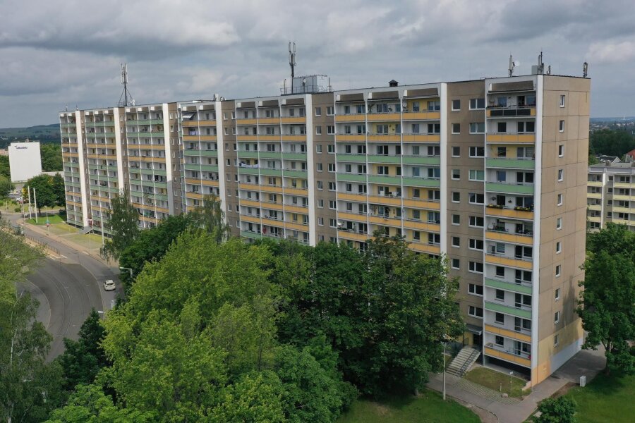 Frustwohnen wegen Fehlalarmen: Wo Mieter in Zwickau nicht mehr ruhig schlafen können - Zu diesen Hochhäusern an der Neuplanitzer Straße rückt oft die Feuerwehr aus – Tag und Nacht. Wer dort auszieht, zeigt sich erleichtert.