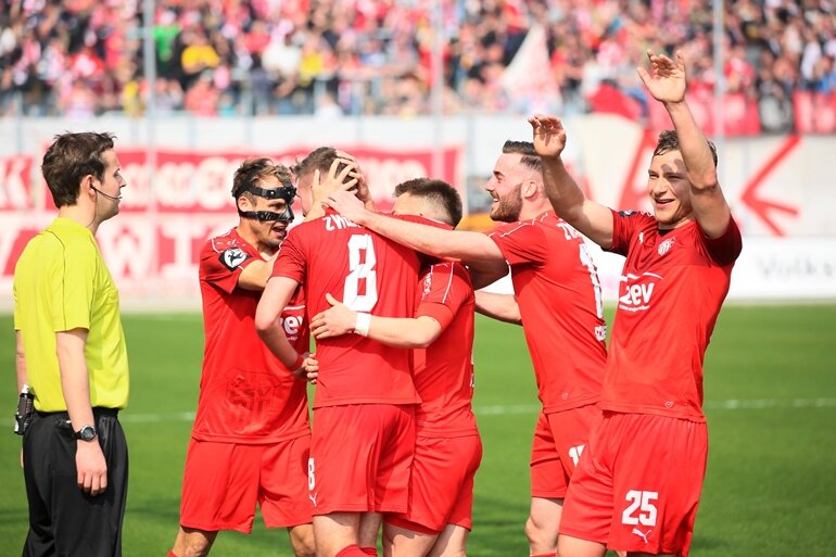 FSV Zwickau besiegt Halleschen FC - 