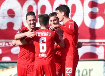 FSV Zwickau gewinnt Derby gegen Chemnitz - Zwickauer Jubel nach dem 1:0.
