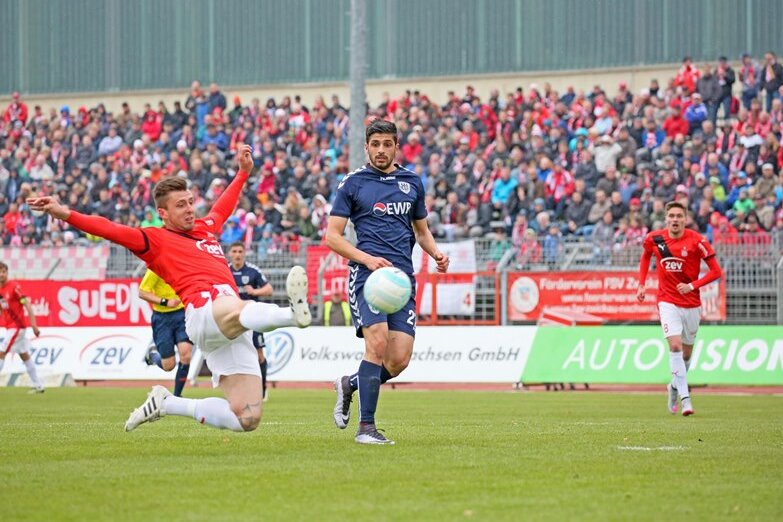 FSV Zwickau gewinnt gegen SV Babelsberg mit 4:2 - Davy Frick trifft zum 1:0.
