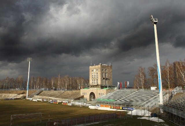 FSV Zwickau kämpft ums Überleben - Über dem Stadion in Zwickau ziehen dunkle Wolken auf. Der Verein musste Insolvenz beantragen.