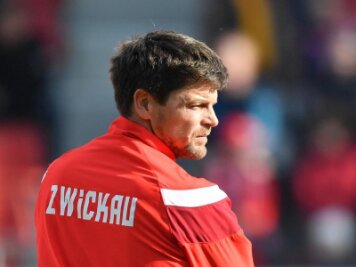 FSV Zwickau verliert Heimspiel gegen SV Meppen knapp mit 0:1 - FSV-Trainer Torsten Ziegner im Stadion.