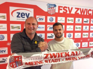 FSV Zwickau verpflichtet Fabian Eisele - Fußball-Drittligist FSV Zwickau hat am Mittwoch den 22-jährigen Angreifer Fabian Eisele (r.) verpflichtet.