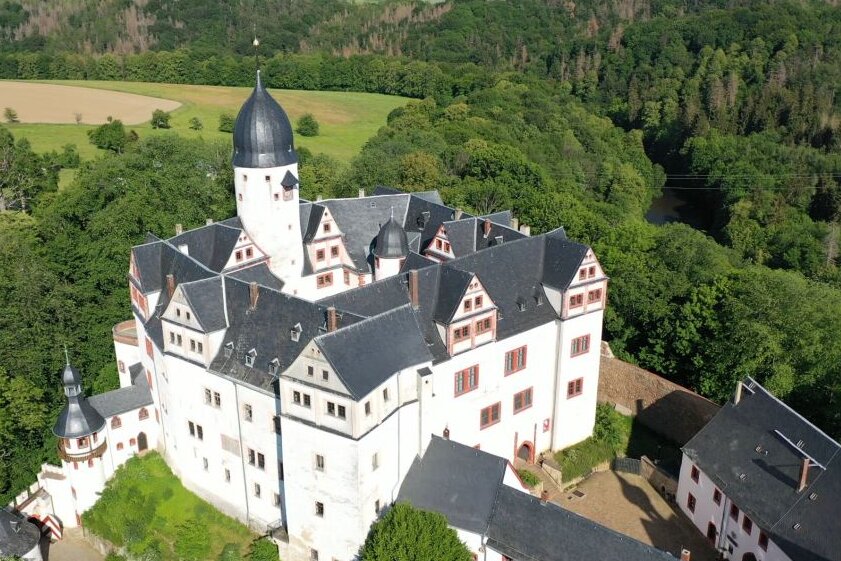 Schloss Rochsburg thront über der Zwickauer Mulde.