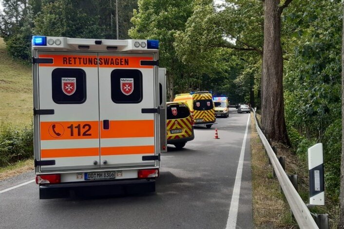 Fünf Verletzte bei Unfall zwischen Lichtenberg und Mulda