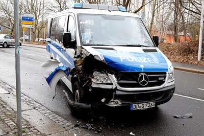 Fünf Verletzte nach Verfolgungsjagd in Chemnitz - 