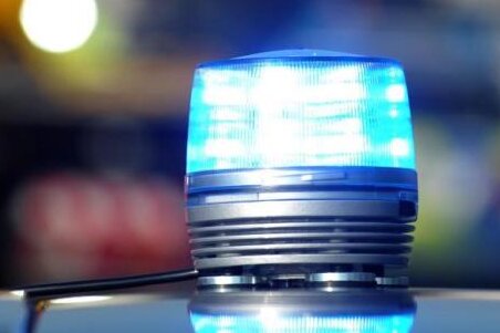 Fünffacher Haftbefehl: Dieb attackiert Ladendetektiv mit Gehhilfe - 