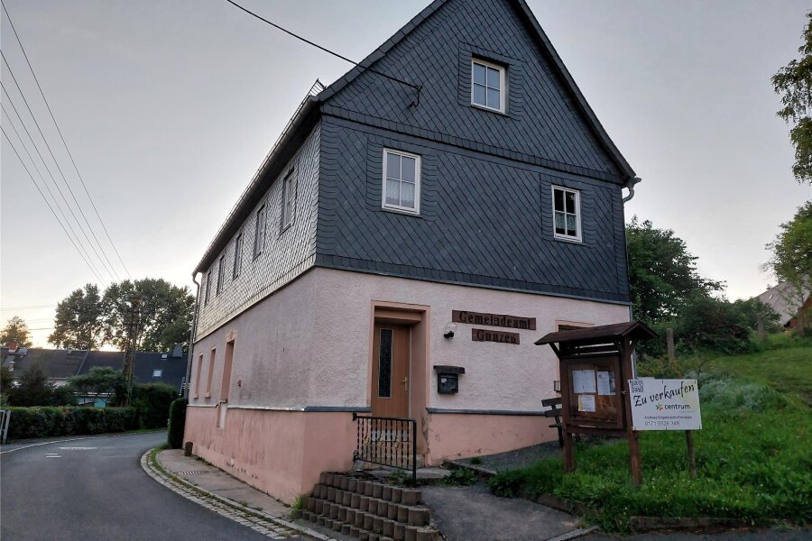 Für ehemaliges Gemeindeamt Gunzen sucht die Stadt Schöneck weiter einen Käufer - Für das ehemalige Gemeindeamt von Gunzen sucht die Stadt Schöneck weiter einen Käufer.