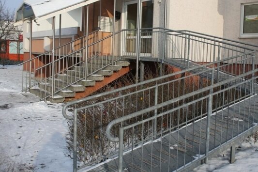 Für viele Sachsen sind altersgerechte Umbauten zu teuer - Die Wohnungsgenossenschaft Unitas in Leipzig hat Mietwohnungen behinderten- und altersgerecht saniert.