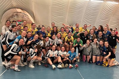 Für vier Tage auf einem anderen Level: Marienbergs Nachwuchs genießt den Prager Handball-Cup - Marienbergs B-Jugend-Handballerinnen freundeten sich in Prag mit den Teams aus dem slowakischen Streda sowie aus Stuttgart-Metzingen an.