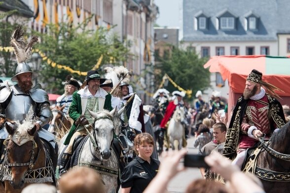 Höhepunkt des Fürstentags 2018 in Rochlitz war der Lebendige Fürstenzug von Rochlitz nach Seelitz. Am 19. Juni dieses Jahres wird dieser Fürstenzug wieder zu erleben sein. 