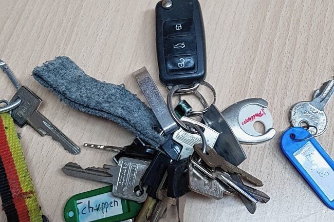 Fundsachen aus dem Bus liegen im Rathaus - Diese in Bussen verlorenen Schlüssel sind vom Regionalverkehr Erzgebirge bei der Stadtverwaltung Aue abgegeben worden. 