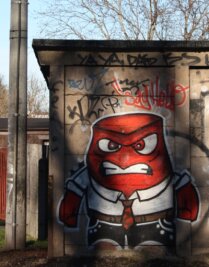 Funktionsstörung - "Sag Hallo" (Say Hello) steht über diesem Graffito in Chemnitz, das "Wut" zeigt, einen Charakter aus dem Kinofilm "Alles steht Kopf". Der Film demonstriert, wie Gefühle das Handeln der Menschen bestimmen und was passiert, wenn ein destruktiver Kerl wie "Wut" das Kommando übernimmt.