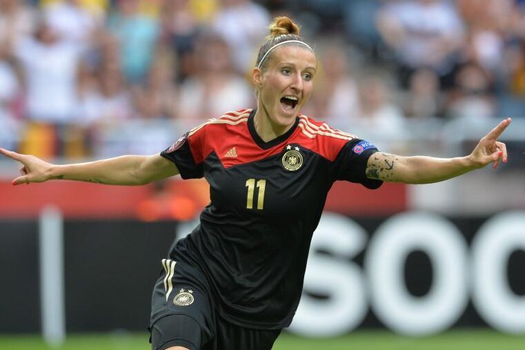 Fußball: Ex-Nationalspielerin Anja Mittag aus Chemnitz beendet Profikarriere - 
