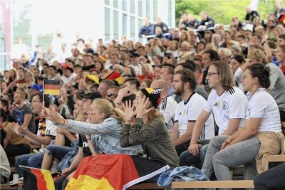 Fußball-WM: Wie es im Vogtland mit Public Viewing aussieht - 2018 fieberten die Fans noch im Parktheater mit.