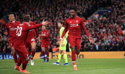Fußball-Wunder: Klopp und Liverpool stehen im Champions-League-Finale - Divock Origi (r) von FC Liverpool jubelt über sein zweites Tor zum 4:0 für Liverpool mit seinen Teamkollegen.