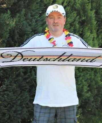 Fußballfan mit Glück im Gewinnspiel erlebt EM hautnah - Tilo Kleßig hatte für das Fußball-EM-Spiel Deutschland-Portugal zwei Tickets gewonnen.
