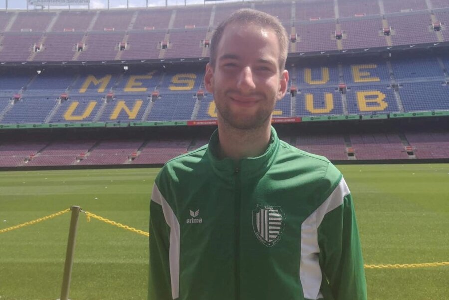 Fußballheld aus dem Vogtland mit DFB-Bildungsreise geehrt - "Mehr als ein Club": Ein Besuch im Camp Nou, dem Stadion des FC Barcelona, blieb Justin Döhler ebenfalls nicht verwehrt. 