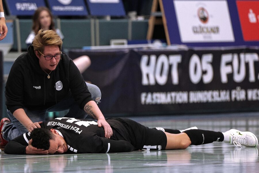 Futsal: Ein Bundesliga-Duell mit Schmerzen für einen Ex-Hohensteiner - Der ehemalige Hohensteiner Gabriel Oliveira, der jetzt für Bielefeld spielt, musste verletzungsbedingt vorzeitig vom Feld.