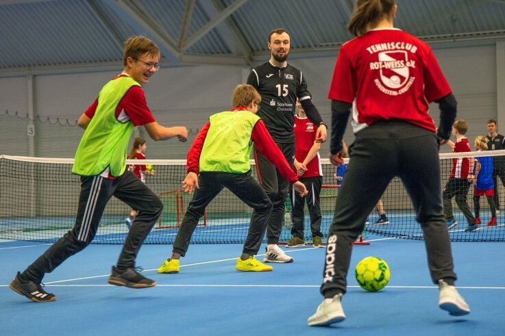 Futsal in der Tennishalle - 