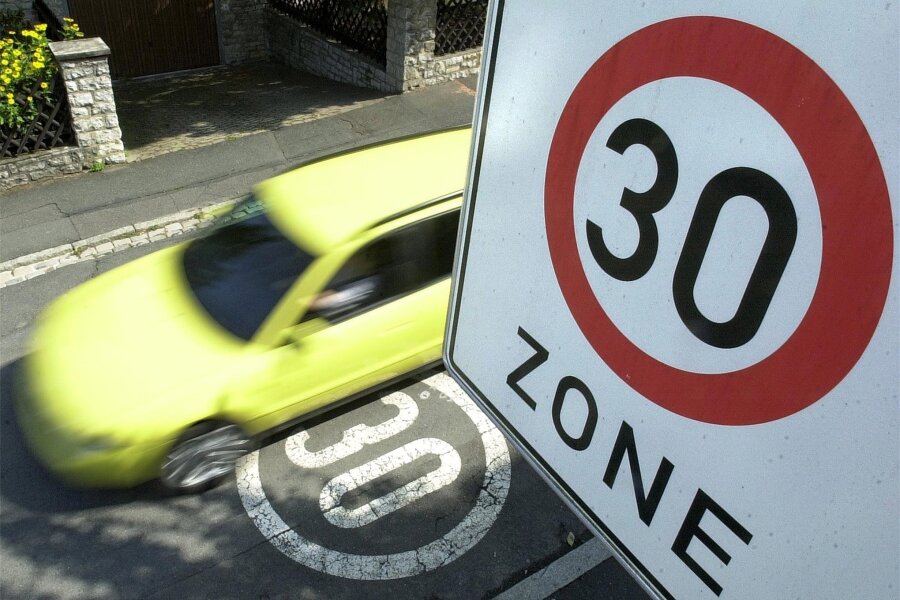 Ganz Bergen als Tempo 30-Zone? Räte sind dagegen - Verkehrsrechtlich ist es möglich, Bergen in eine Tempo 30-Zone zu verwandeln. Doch es gibt Skepsis.