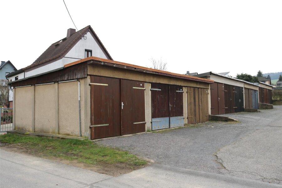 Garagen werden in Flöha ab 2025 teurer - Die Garagen an der Bahnhofssiedlung in Falkenau werden verkauft. Damit werden die Nutzer auch wieder Eigentümer ihrer Garage.