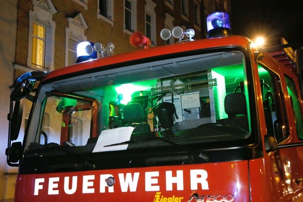 Garagenbrand fordert einen Verletzten - 