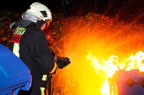 Garagenbrand in Burgstädt: Polizei geht von Brandstiftung aus - Symbolbild