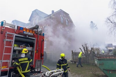 Gartenhaus in Treuen brennt aus - 