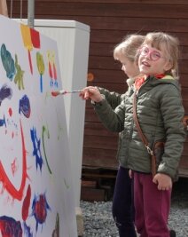 Gasthaus wird Teil eines Hilfsnetzwerks - Nach Herzenslust malen konnten die Kinder aus der Ukraine.