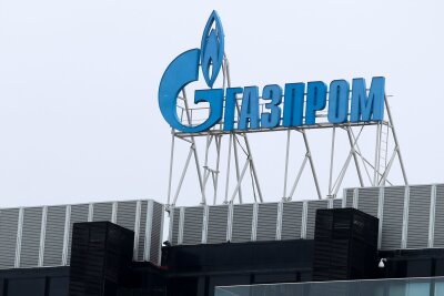 Gazprom wird wichtigster Pipelinegas-Lieferant für China - Das Gazprom-Logo ist auf einer Niederlassung des russischen Staatskonzerns in St. Petersburg zu sehen.
